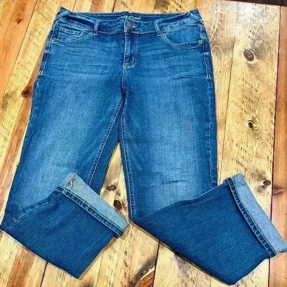 Maurice’s whiskered blue washed denim size: 12 Short embellished pockets - Picture 8 of 8